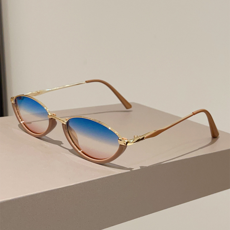 2026 Metal Cat Eye Sunglasses  - Women Fashion Photoshoot 评论和价格